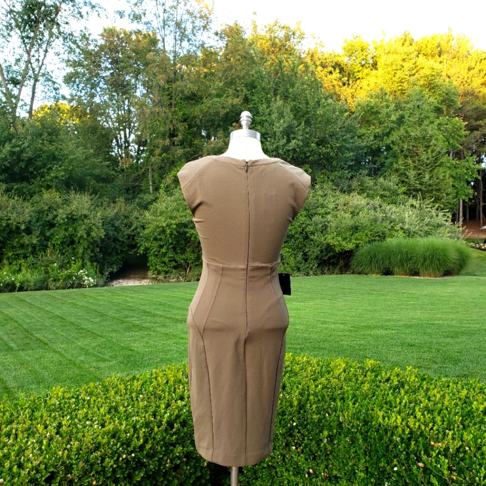 bebe Priscilla Texture Crepe Dress - Picture 6 of 9